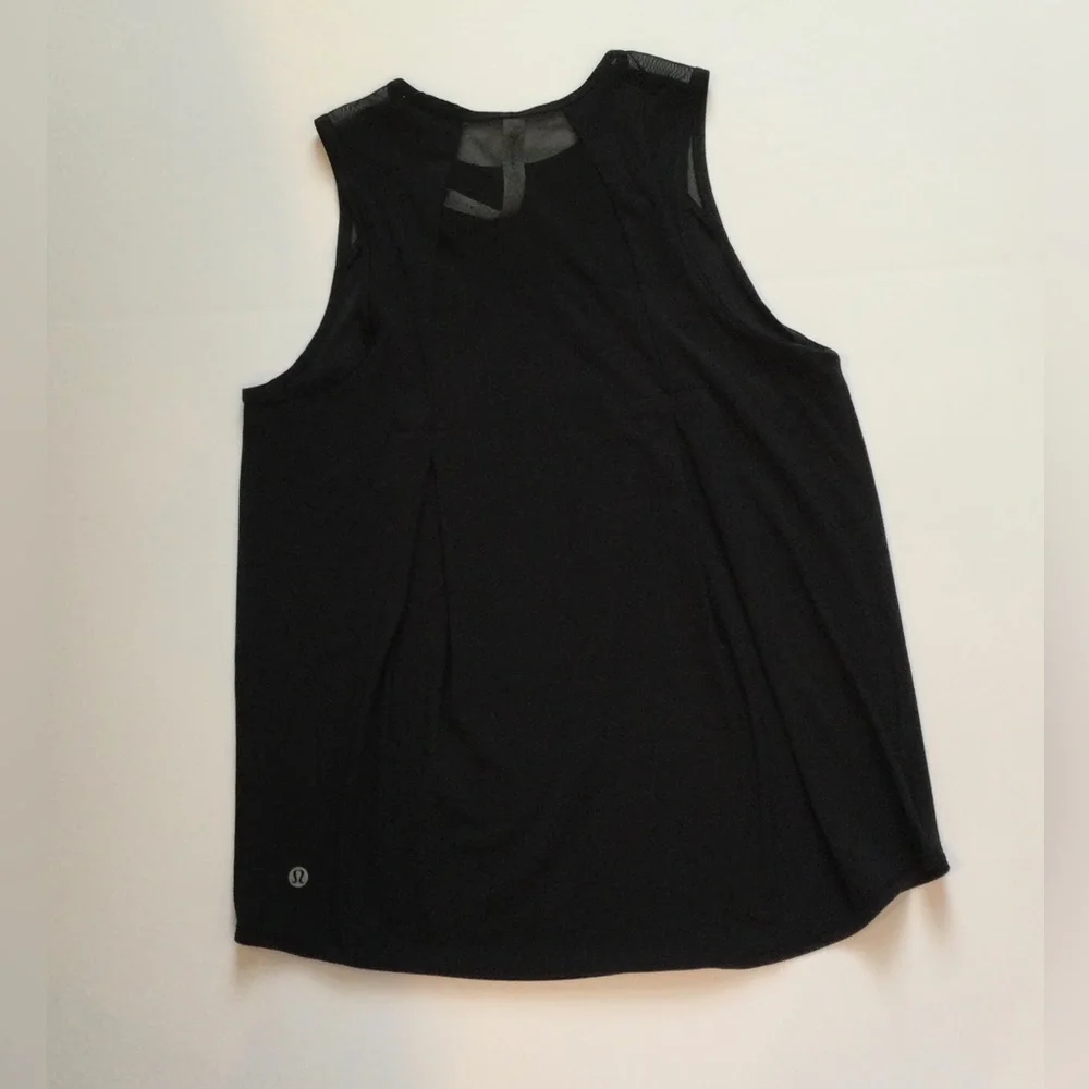 Lululemon Womens Size 4 Black Sculpt Sleeveless Athletic Tank w/Reflective Dots